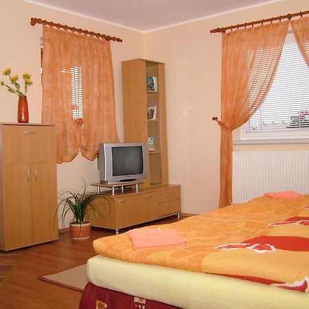 Horvathapartman Buk Room photo