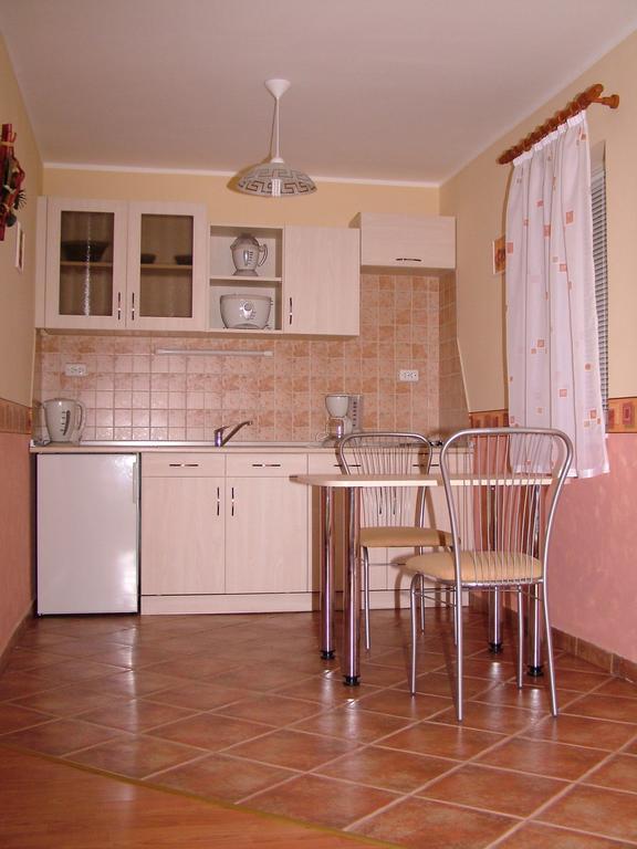 Horvathapartman Buk Room photo